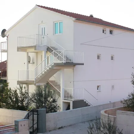 With A Parking Space - 5808