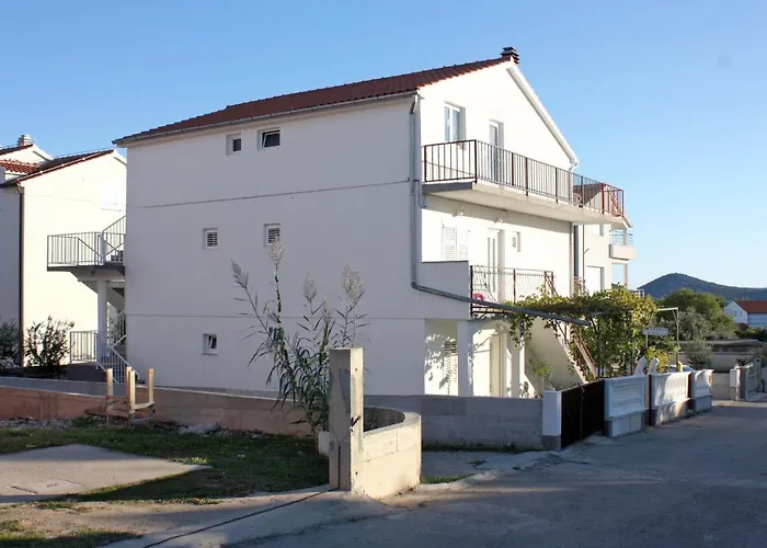 With A Parking Space - 5808 *